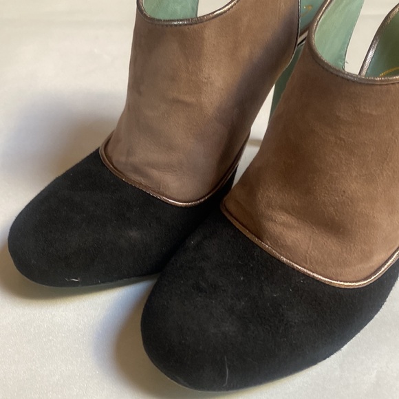 Paola D’Arcano Open Back Stiletto Shoes - Picture 10 of 13